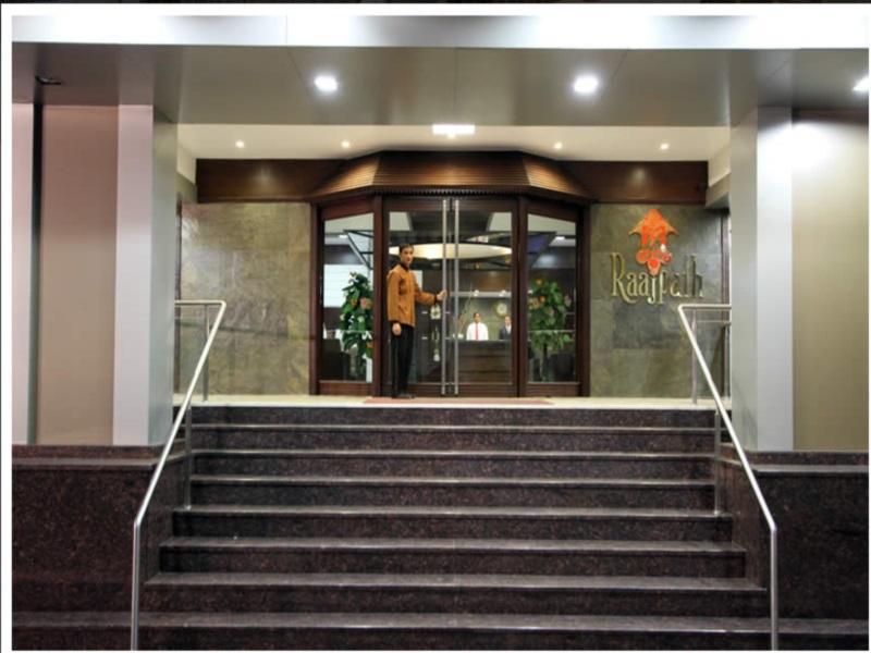 Clubhouse Hotel Raajpath Vadodara Exterior foto